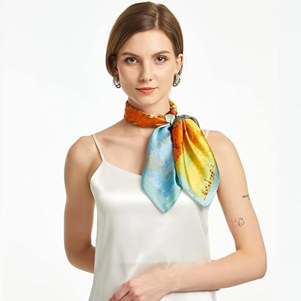 cách buộc khăn bandana vào cổ