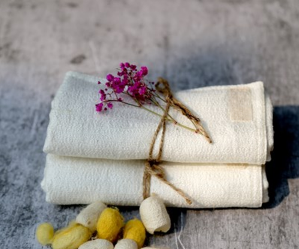 khăn mặt tơ tằm