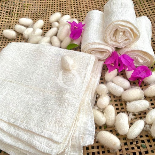 khăn mặt tơ tằm