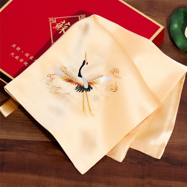 khăn tay lụa tơ tằm