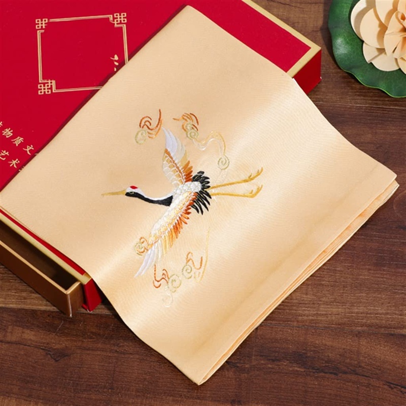 khăn tay lụa tơ tằm
