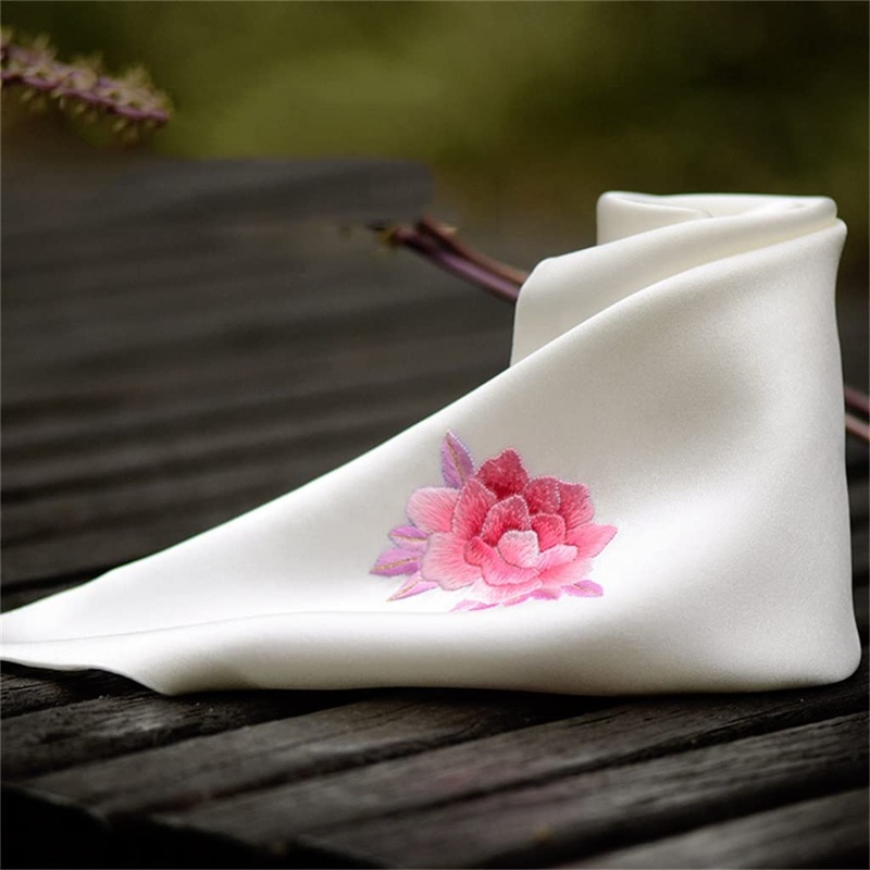 khăn tay lụa tơ tằm